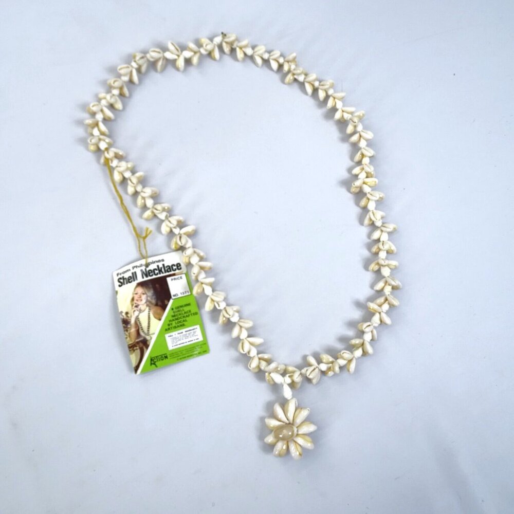 VTG 70s 1976 Shell Necklace Hawaiian BoHo Hippie Hand Crafted Philippines Action